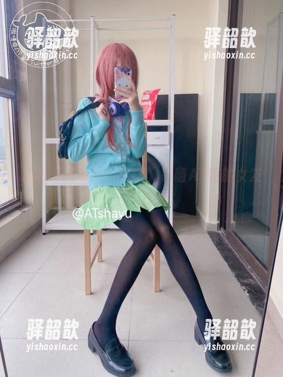 精选五光十色的COS，跟随AT鲨的女友一同迷失