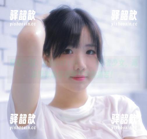 轻松一刻：Addielyn(에디린)白衣少女，高清图库助你摆脱开会的痛苦！