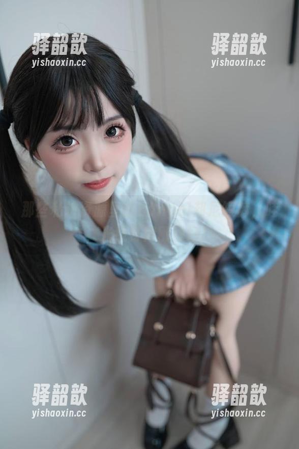 Bangni邦尼 那些私拍资源里的Bangni邦尼短裤,哇,光线打得刚刚好!