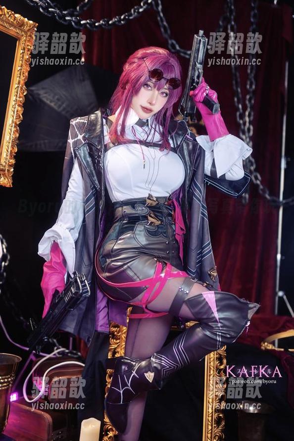Byoru的秘书角色扮演：高清写真带你玩转职场潜规则