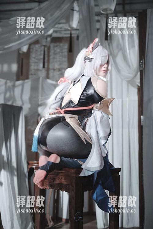 Cien恩恩 Cien恩恩兔年兔兔作品:一副副画面,像是兔耳朵轻轻碰触你心。