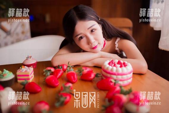 GIRLT果团网-龚玥菲 GIRLT果团网 - 从云端到心田:龚玥菲空姐的照片合集