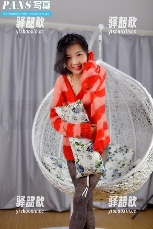 PANS写真-玲玲 PANS写真 - 制服合集:玲玲的风格切换,随时准备入戏!