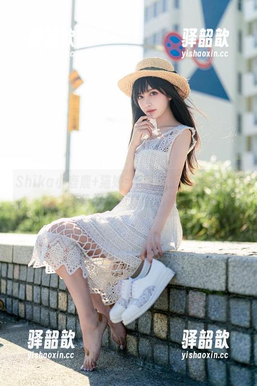 Shika小鹿鹿 Shika小鹿鹿+猫娘=不可抗拒:看看这组图集如何撩拨你的神经