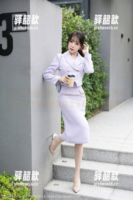 XIAOYU语画界 - 壁纸中的高跟鞋：冯木木LRIS不知道你到底怎么穿的那么好看！