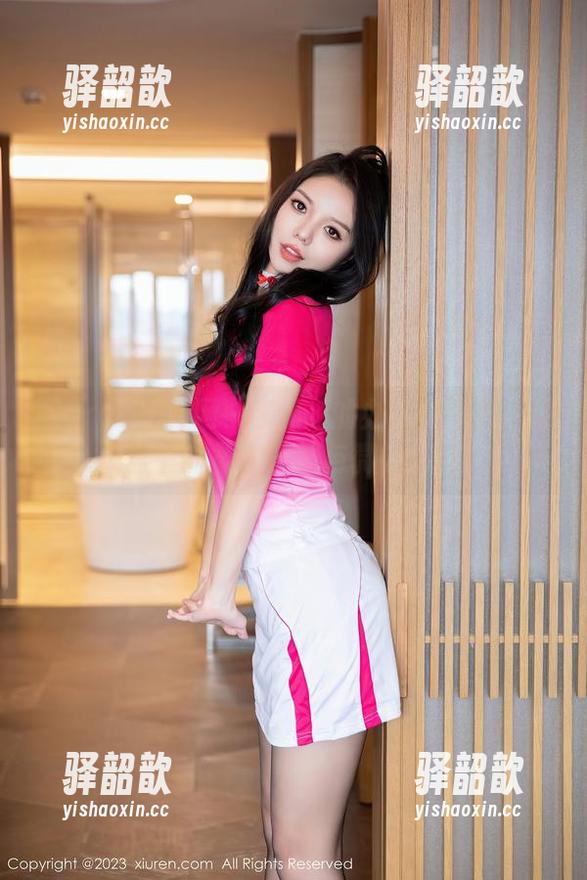 Xiuren秀人网-梦心玥 Xiuren秀人网 - 梦心玥的办公室写真:网盘中的柔和光线与微妙诱惑