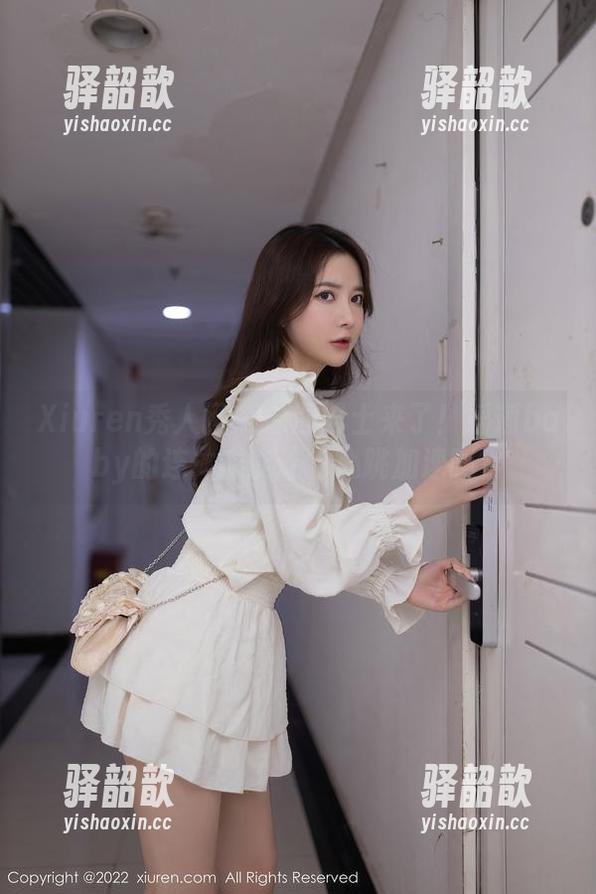 Xiuren秀人网-瑶瑶baby Xiuren秀人网 - 原图巴士来了!瑶瑶baby的连体衣能让你心跳加速吗?