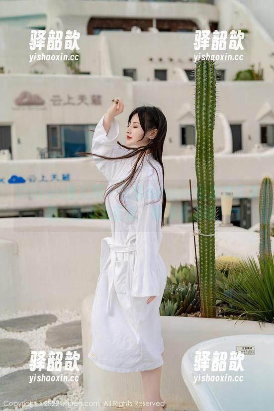 Xiuren秀人网 - 白洁Bessie女友疯狂来袭，图包无圣光，等你来挑战！