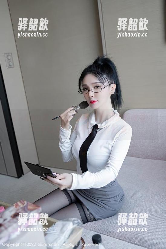 Xiuren秀人网-静颜宁 Xiuren秀人网 - 奶牛与静颜宁的故事:一个让你下载不止的作品集!