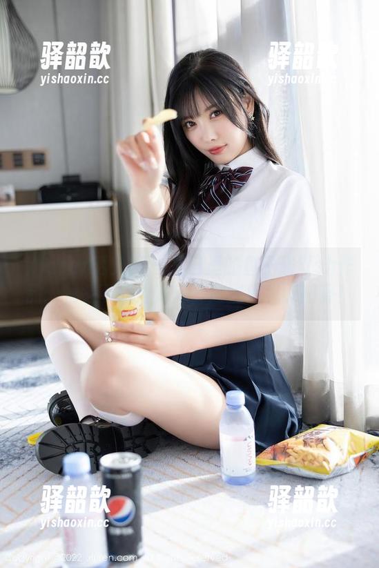 Xiuren秀人网 - 夏日里的鱼子酱fish作品：镜头下的清凉感，这温度我能接受！