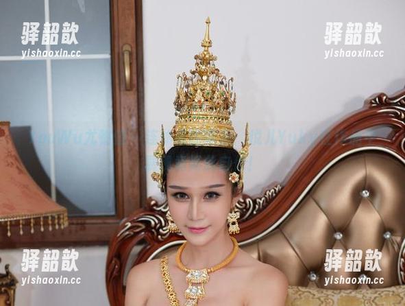 YouWu尤物馆-悦儿Yuky YouWu尤物馆 - 连体衣的诱惑:悦儿Yuky在作品中展现竟如此自信!
