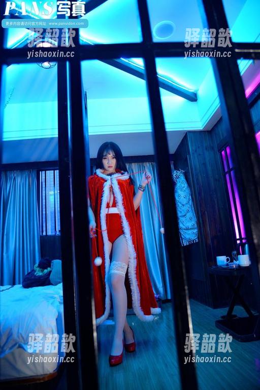 pans-小鱼 pans - 红裙映衬下的小鱼,在线图片犹如梦境般迷离,呼吸都变得轻盈