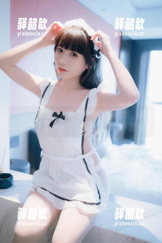 usejan蓝蓝 usejan蓝蓝的白色连帽衫高清图包,流行趋势预告:下个季节的必备显示器!
