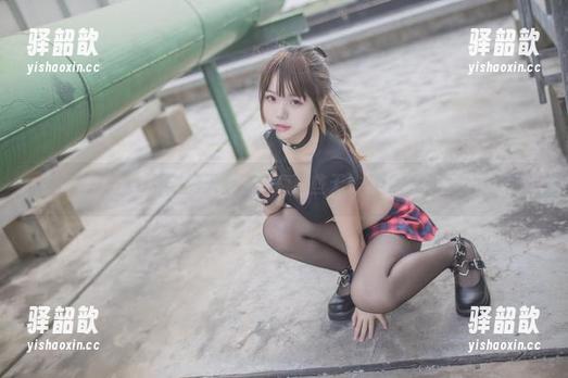 yoko夏宅 在yoko夏宅的天台,探索那些无法言说的写真套图