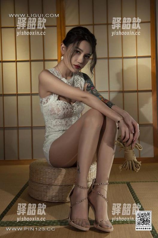 丽柜-文芮 丽柜 - 文芮的校服:更新作品集,穿越到校园风的奇妙旅程!