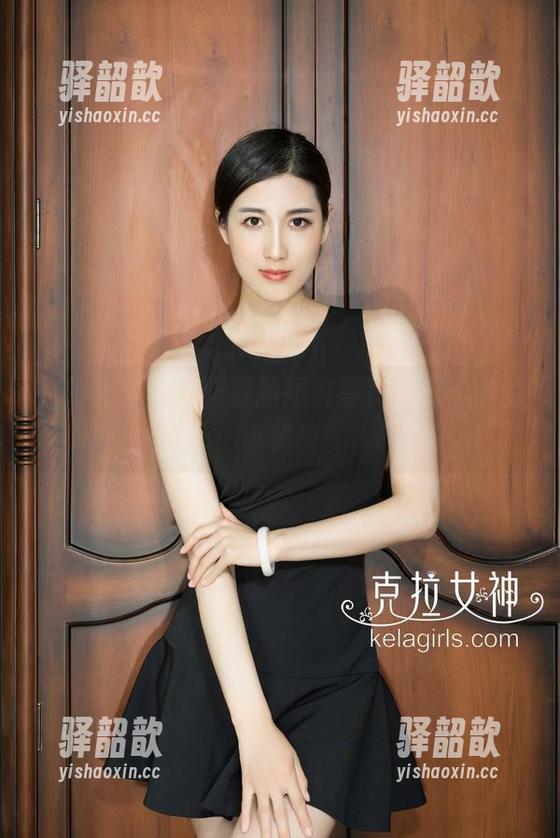 克拉女神-大阳 克拉女神 - 大阳最新短裤写真,光照下的小秘密