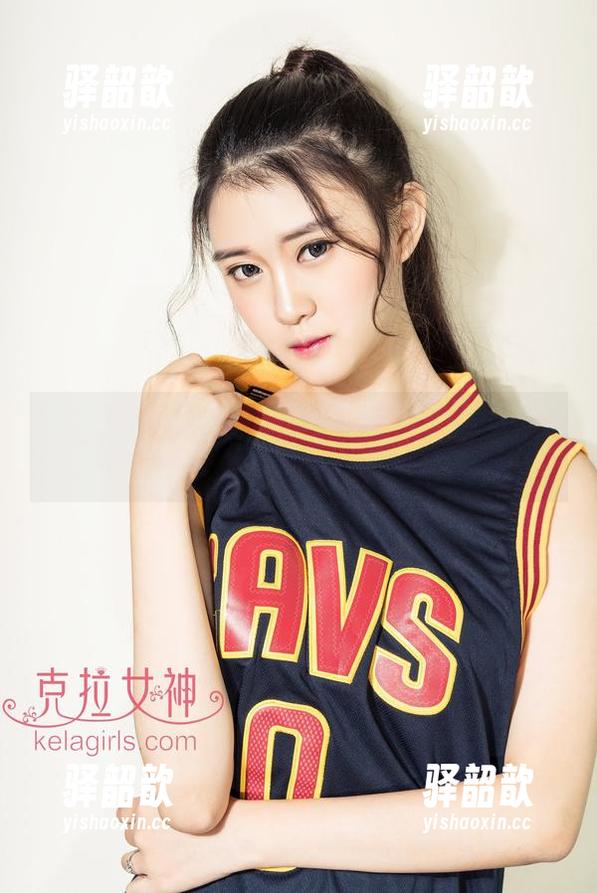 克拉女神-雅楠 克拉女神 - 护士的日常与浪漫:雅楠写真分享带你走进她的世界!