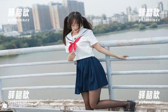兔玩映画 兔玩映画推荐,看看白丝格裙写真图集里的温柔与俏皮