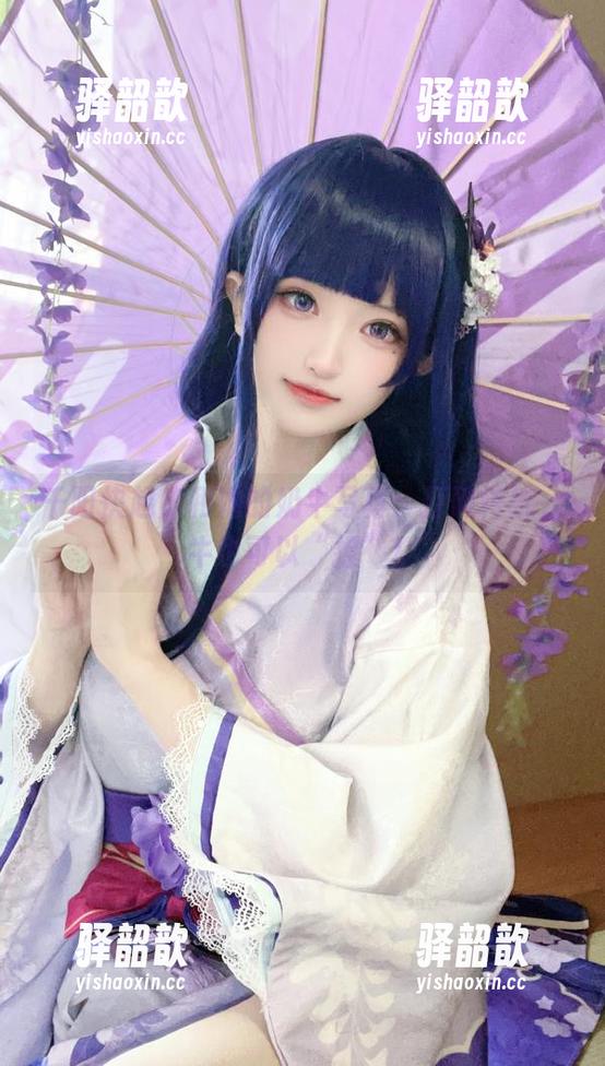 千阳快起床和她的奶牛写真：打破传统，牛也可以“撩”！