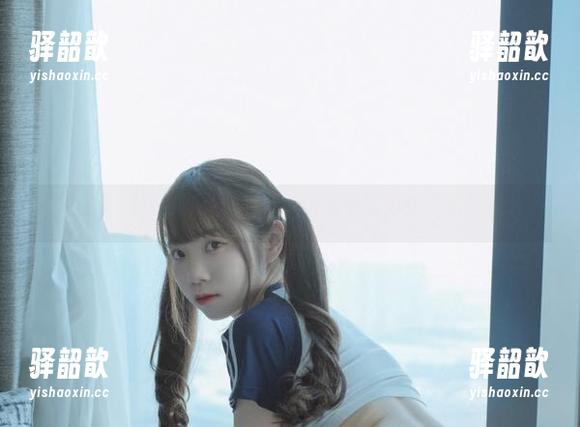 可可小白兔 在天台上,看到可可小白兔的无圣光图包,真是心颤