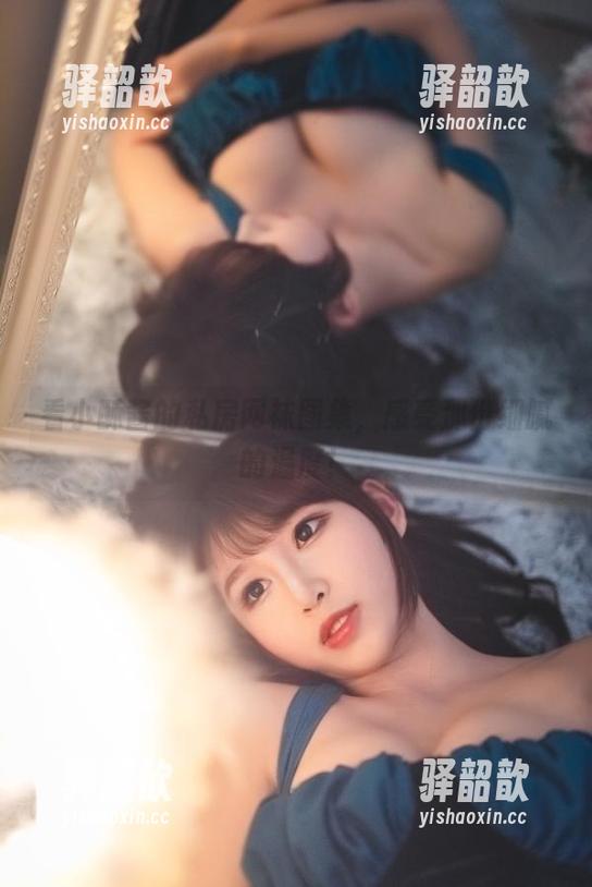 小酥酱 看小酥酱的私房网袜图集,感受那份细腻的温度!