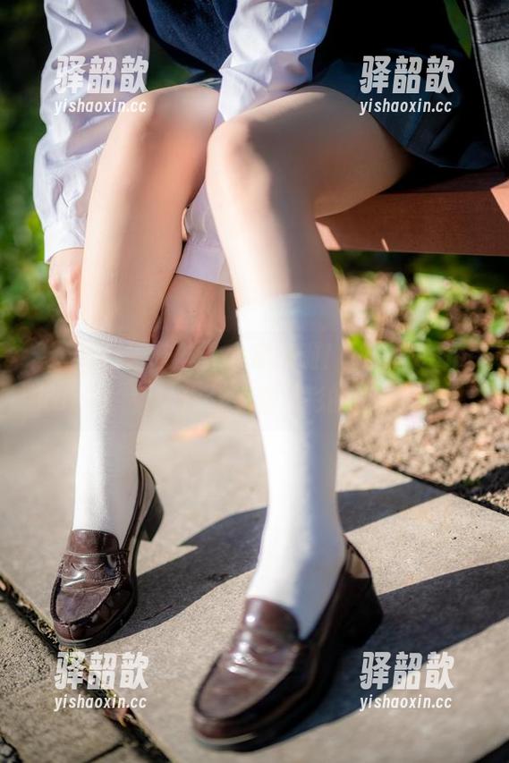 幼爱youmeko “无衬衫、灰丝”大赛来啦!幼爱youmeko樋口円香给你分享最精彩的竞泳资源!