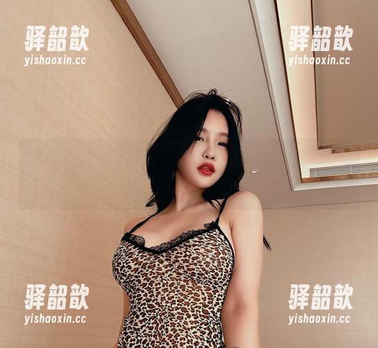 张鑫baby 微密圈 - 在线围观张鑫baby白裙的神秘舞动,忍不住想要靠近一点点