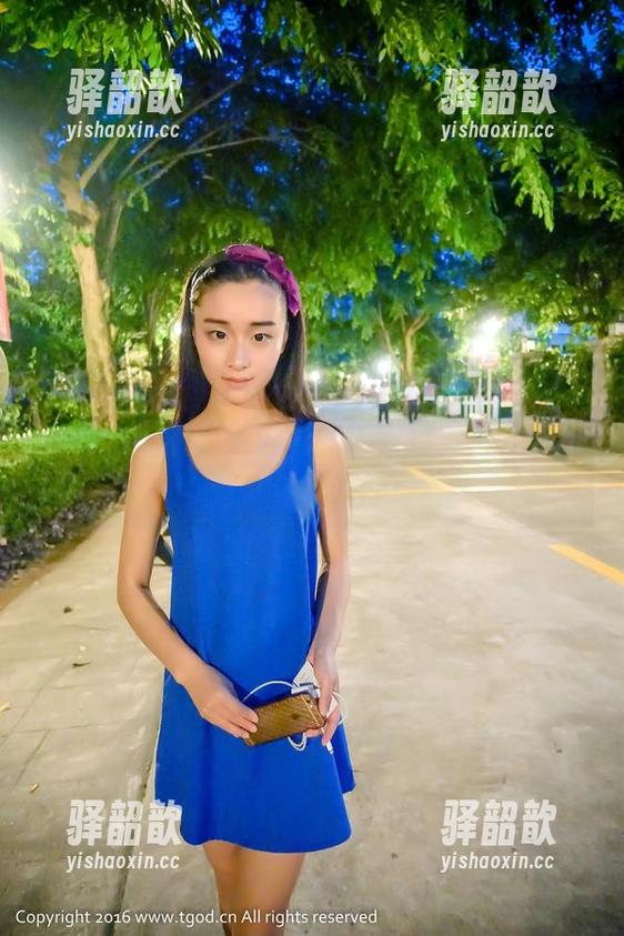 推女神 - 跟着王语纯的连衣裙美图分享，重拾夏日的悸动