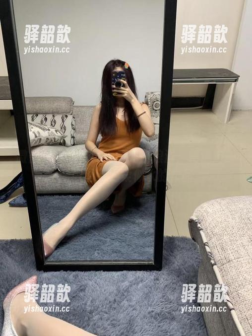 提袜少女 微密圈 - 提袜少女的纯白浪漫:精选每一个瞬间都温柔似水的作品