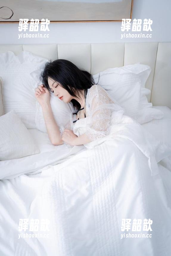 桃良阿宅 桃良阿宅全套连衣裙图片,怎么把简单的裙子穿得这么有感觉?