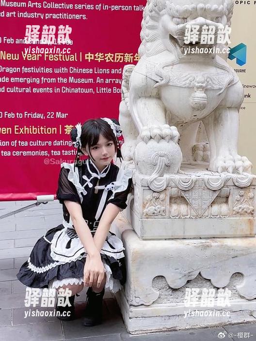 樱群 樱群的美腿秀:原图曝光,更新让人心跳加速。