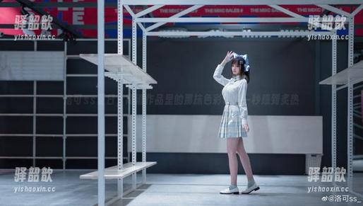洛可ss夏日，高清作品里的那抹色彩让人一秒感到炙热