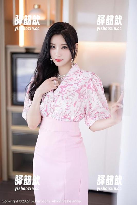 秀人网-z杯悠悠 秀人网 - z杯悠悠和她的旗袍写真:网盘里的美景,快来围观!