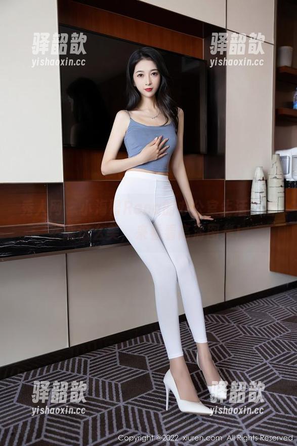 秀人网-小海臀Rena 秀人网 - 小海臀Rena的办公室生活,居然能这么美,来看看高清图集!