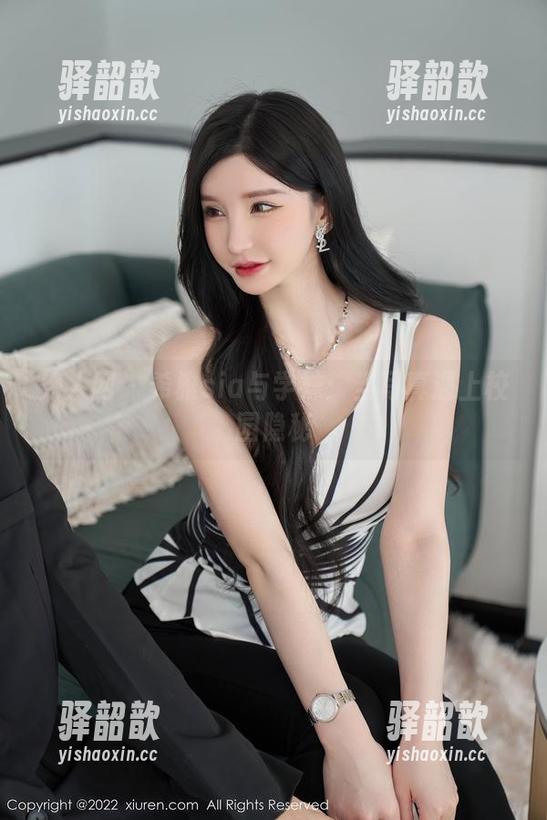 秀人网-希雅sia 秀人网 - 希雅sia与学妹:当写真遇上校园隐秘