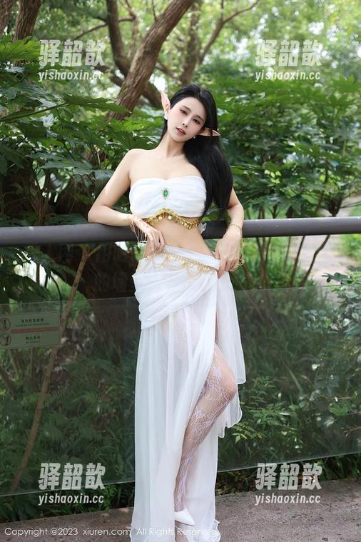 秀人网-明日花桃桃 秀人网 - 用明日花桃桃的女友写真,给你的墙壁加点‘桃’气!