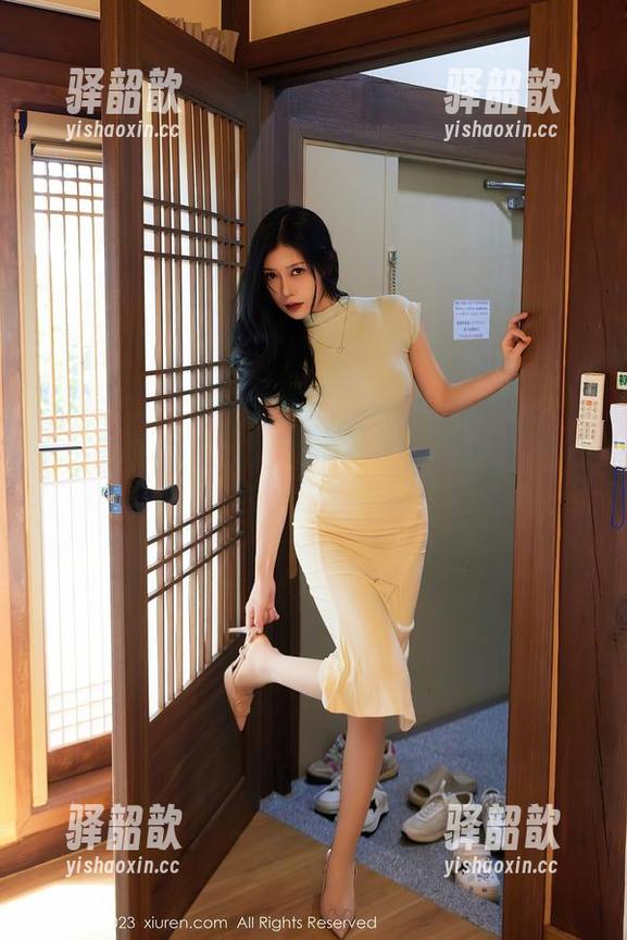 秀人网-王婉悠Queen 秀人网 - 王婉悠Queen镂空全集,让我告诉你,什么叫‘美的真空’下载点击这里!