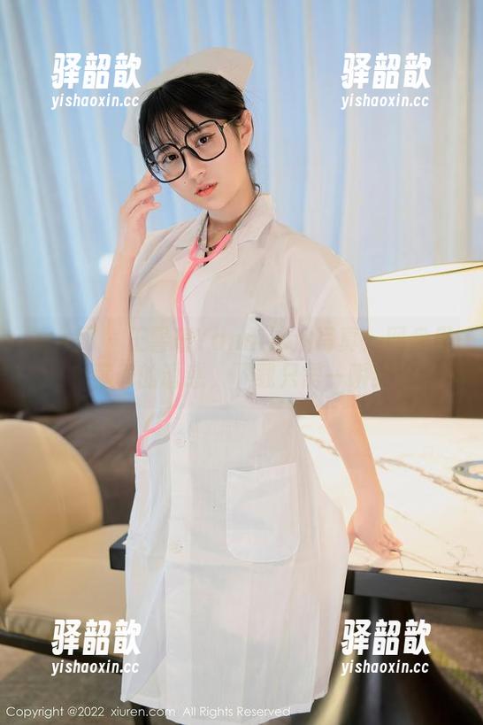 秀人网-王馨瑶Yanni 秀人网 - 王馨瑶Yanni泳池写真:网盘里藏着的诱惑,下载只需一瞬!