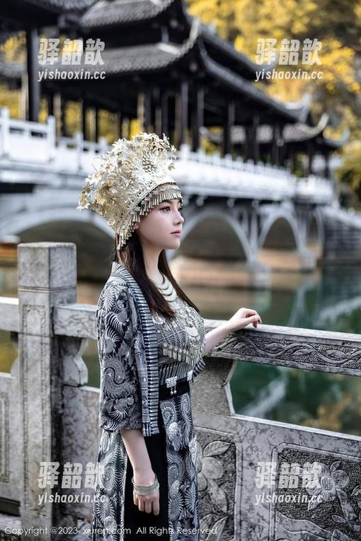 秀人网-龙雪儿 秀人网 - 龙雪儿泳池美图大放送:更新就是这么任性!