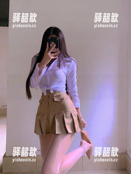 粉色的猪陈佩奇 微密圈 - 体操服的华丽转身,看看粉色的猪陈佩奇的写真会不会让你心动!