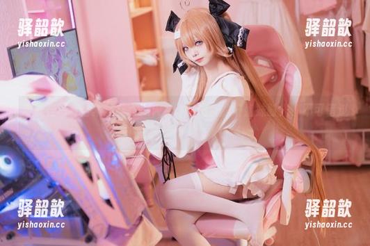 艾西Aiwest 粉蝶花写真合集:艾西Aiwest和初音的好姐妹时光,不可错过!