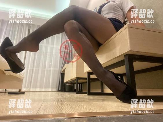 若若老师 微密圈 - 空姐若若老师的幕后故事:图库里那些难以言喻的瞬间!