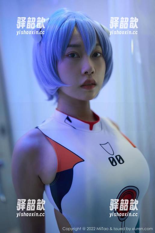 蜜桃社-冰露 蜜桃社 - 冰露的作品:礼服之下的冰冷与火热