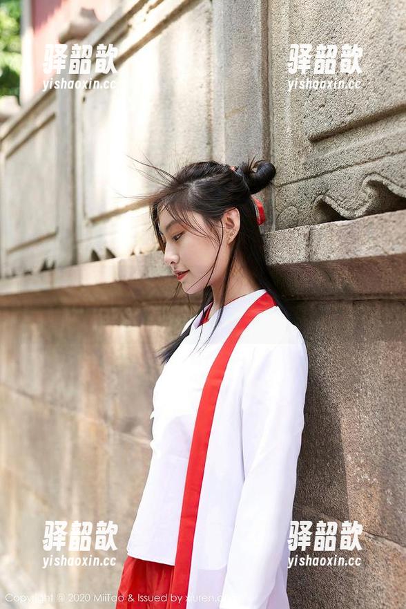 蜜桃社-杏子 蜜桃社 - 下载这波,杏子蕾丝让你瞬间成为熟女的心动选手!