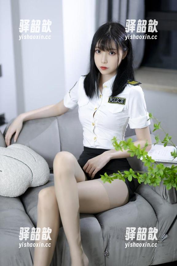 许岚LAN 从机舱看生活:许岚LAN的空姐图片,下载一整套的空中奇遇