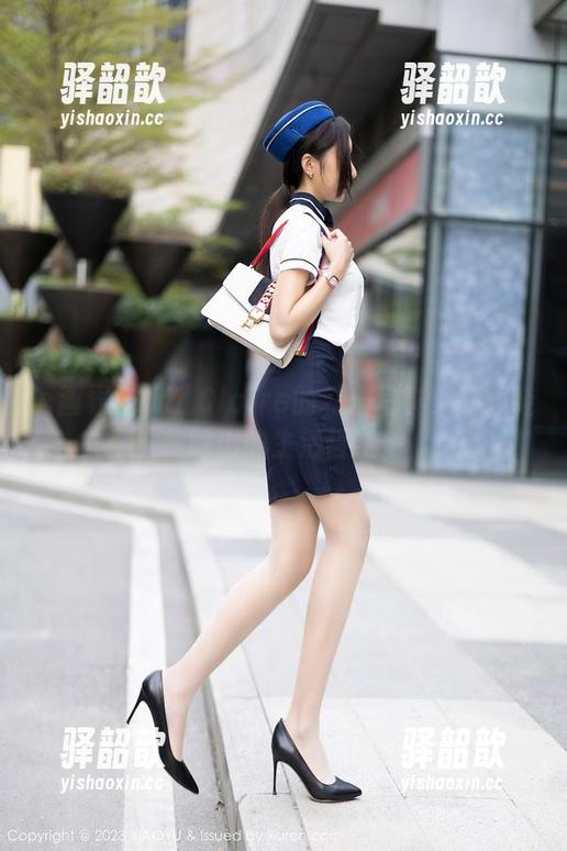 语画界-允儿Claire 语画界 - 允儿Claire的私房写真:高跟鞋踩出的生活哲学