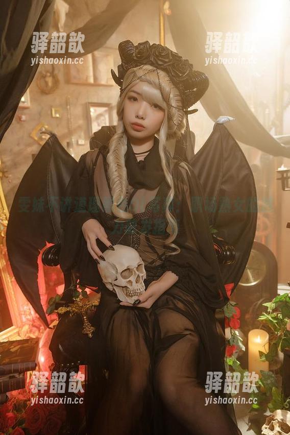 雯妹不讲道理 雯妹不讲道理黑色OL写真:职场熟女的魅力散发指南