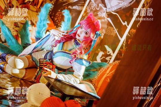 雯妹不讲道理 套图大作!雯妹不讲道理的裸足和她的小动物朋友们,谁说只有鞋子才配有范儿?