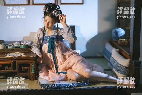 鹿八岁baby 让鹿八岁baby带你深入尼尔:机械纪元,冰雪写真下载全记录!